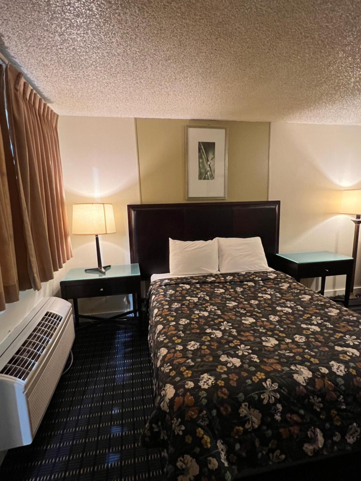 Columbus Motor Inn Сиэтл Экстерьер фото